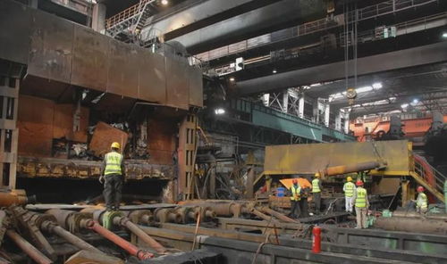 河鋼舞鋼第一軋鋼廠大檢修掠影 水電維修材料的“隱形戰(zhàn)場”